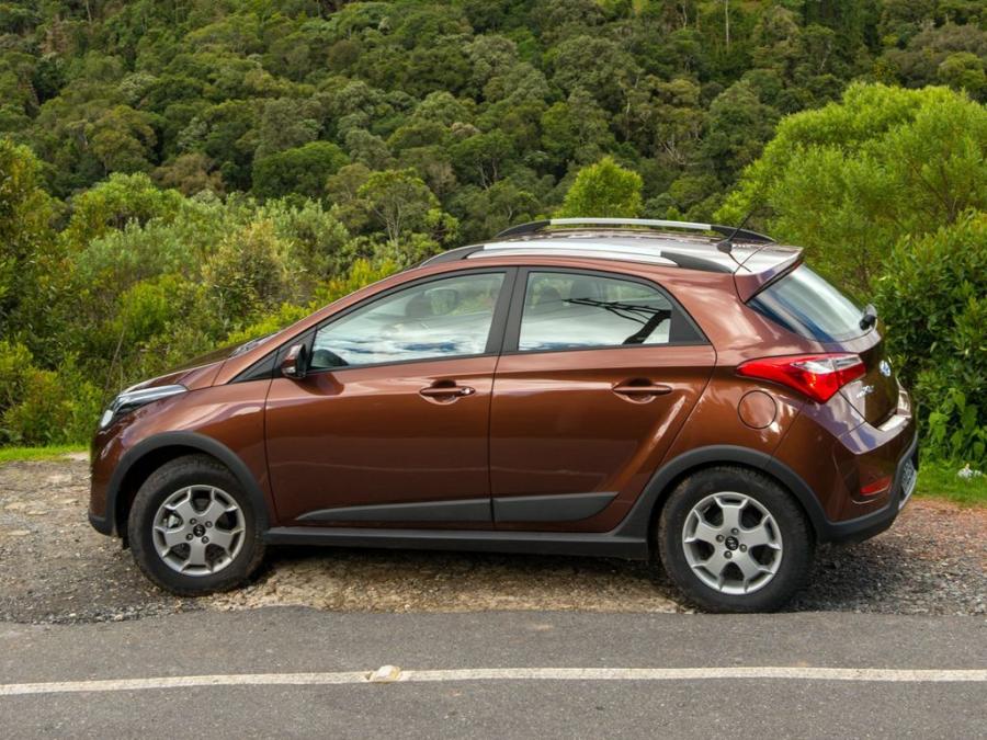 Hyundai HB20X 2013 года  (фото 5 из 16)